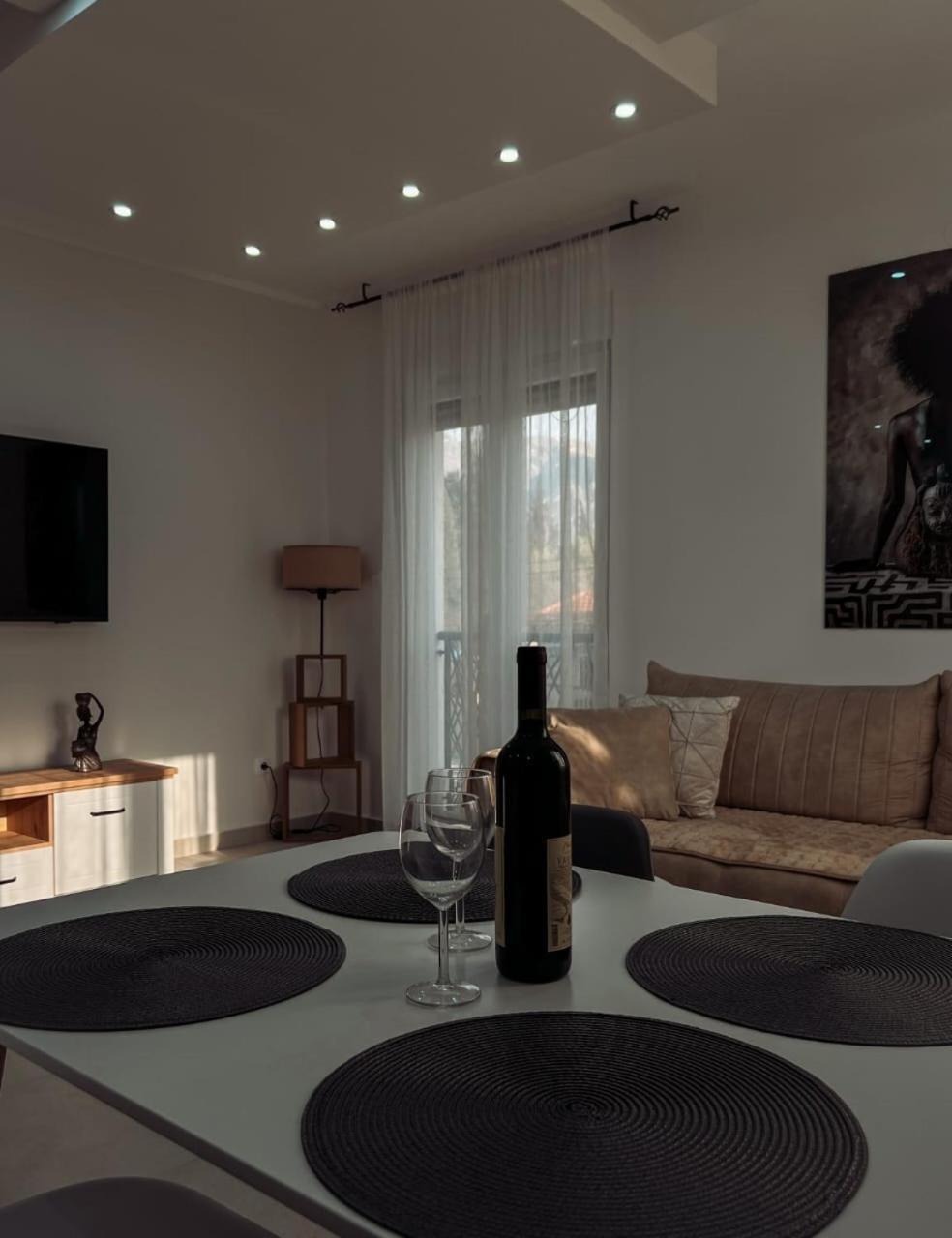 M&N Residence تيفات الغرفة الصورة